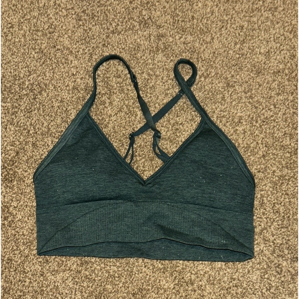 Sports bra, criss cross back